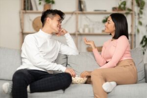 Phương Linh và Xuân Đức lần đầu gặp nhau tại một buổi gặp mặt